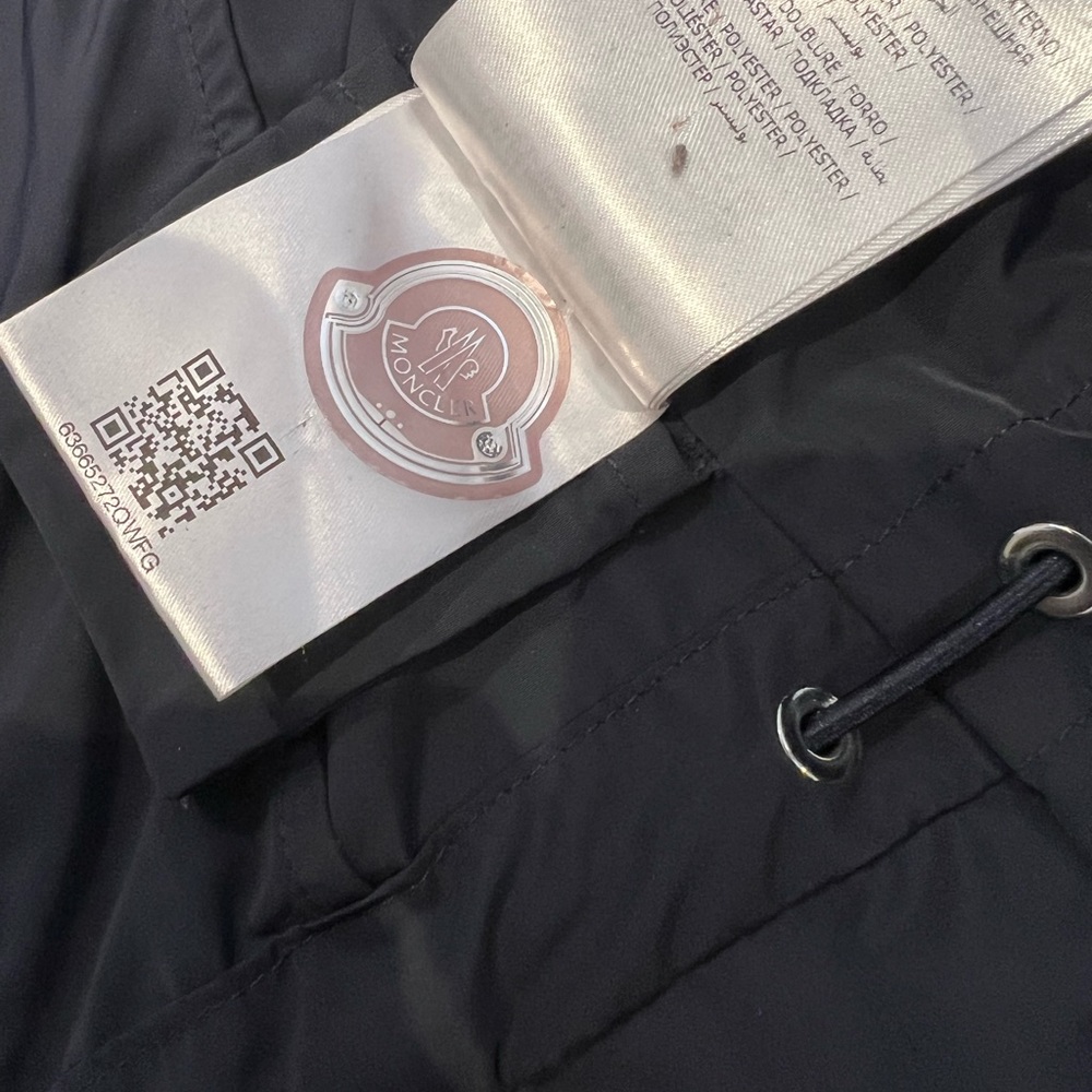 Arthemis Moncler rain jacket - Picture 8 of 13